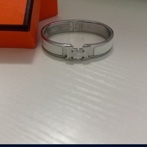 Hermès Clic H Bracelet - Picture 2 of 4